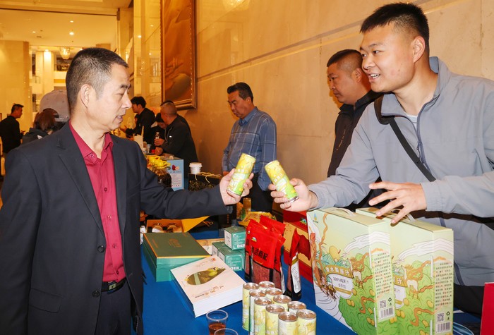 欧亚体育百万职工消费“甘味”农产品行动活动 香水梨原汁受青睐(图3)